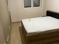 Izdavanje, trosoban stan, 100m², City Kvart, Podgorica - image 9