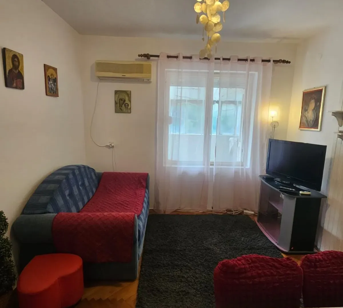 Izdavanje, stan, 90m², Kotor, Crna Gora