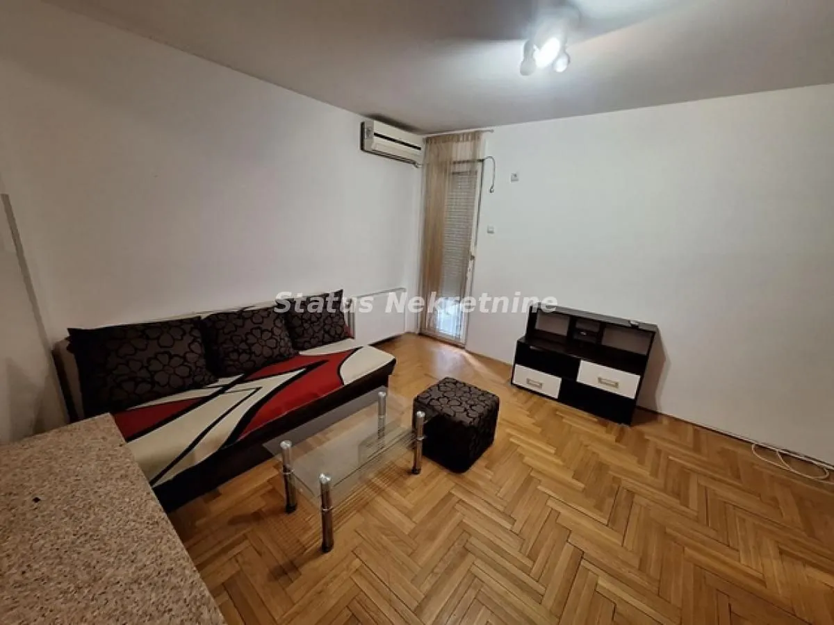 Izdavanje, dvosoban stan, 42m², Sajmište, Novi Sad