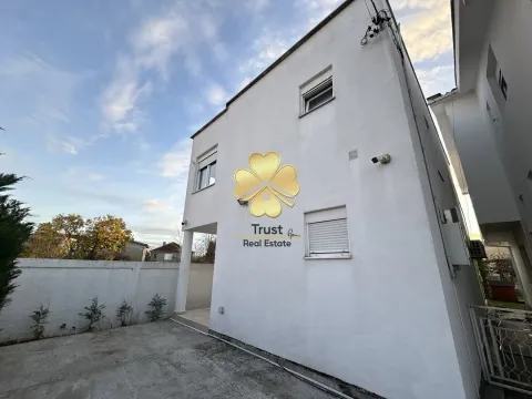 Izdavanje, kuća, 150m², Masline, Podgorica - image 2