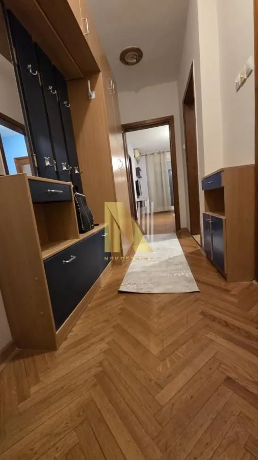 Izdavanje, jednosoban stan, 42m², Bulevar Oslobodjenja, Novi Sad Sve Podlokacije