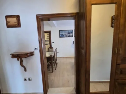 Rent, two bedroom apartment, 80m², Tripovići, Tivat - image 5