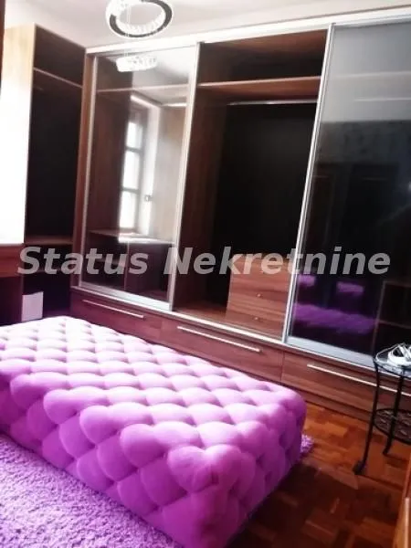 Prodaja, kuća, 600m², Sremska Kamenica, Petrovaradin