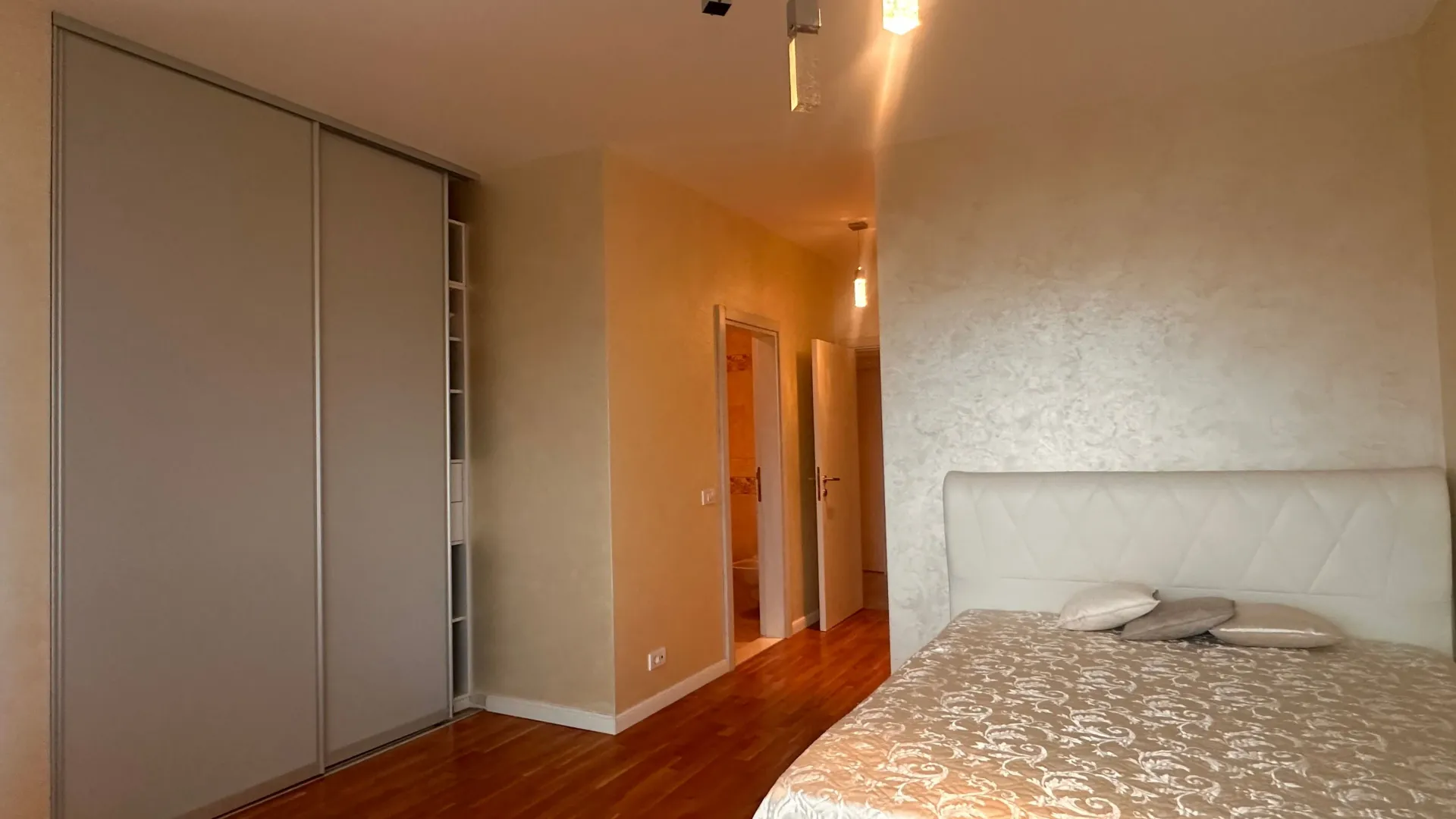 Prodaja, trosoban stan, 115m², Bečići, Budva