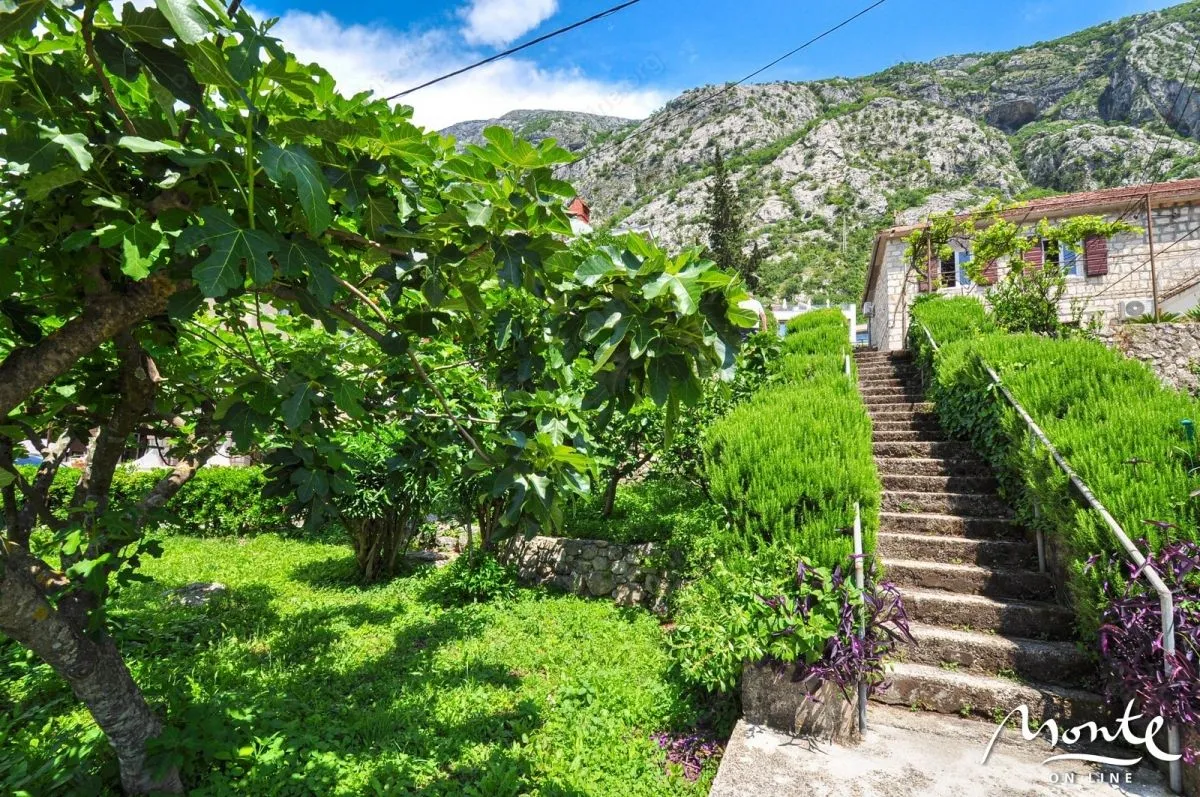 Sale, house, 1198m², Dobrota, Kotor