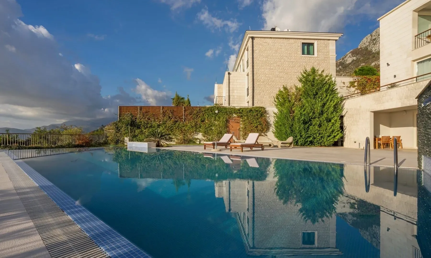 Sale, house, 600m², Blizikuće, Budva