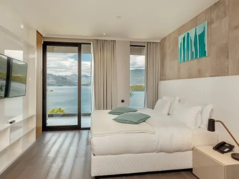 Sale, two bedroom apartment, 190m², Tivat, Crna Gora - image 12