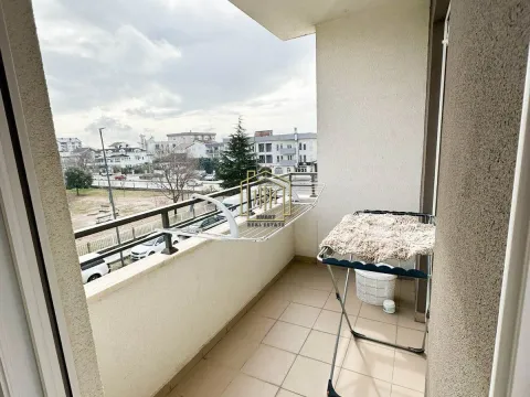 Izdavanje, dvosoban stan, 66m², Stari Aerodrom, Podgorica - image 2