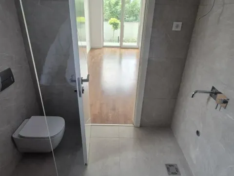 Prodaja, četvorosoban stan, 130m², Novo naselje, Novi Sad - image 22