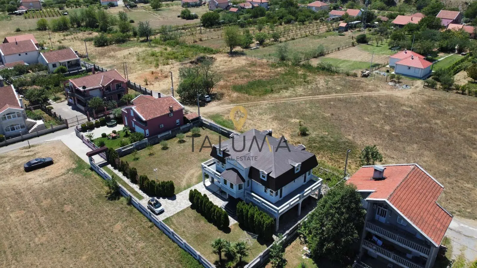 Sale, house, 350m², Dahna, Podgorica