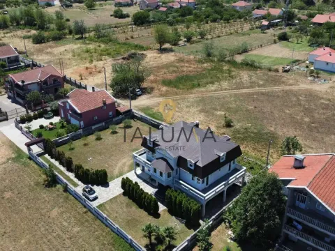 Prodaja, kuća, 350m², Dahna, Podgorica - image 19