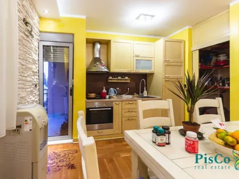 Prodaja, četvorosoban stan, 130m², Preko Morače, Podgorica - image 12