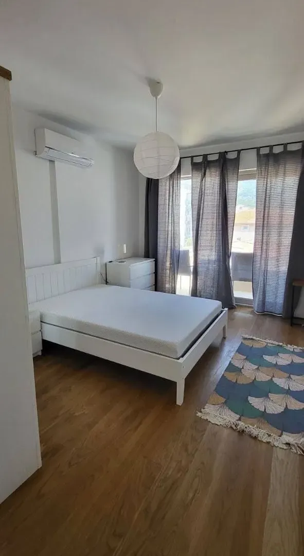 Izdavanje, dvosoban stan, 65m², Budva okolina, Budva