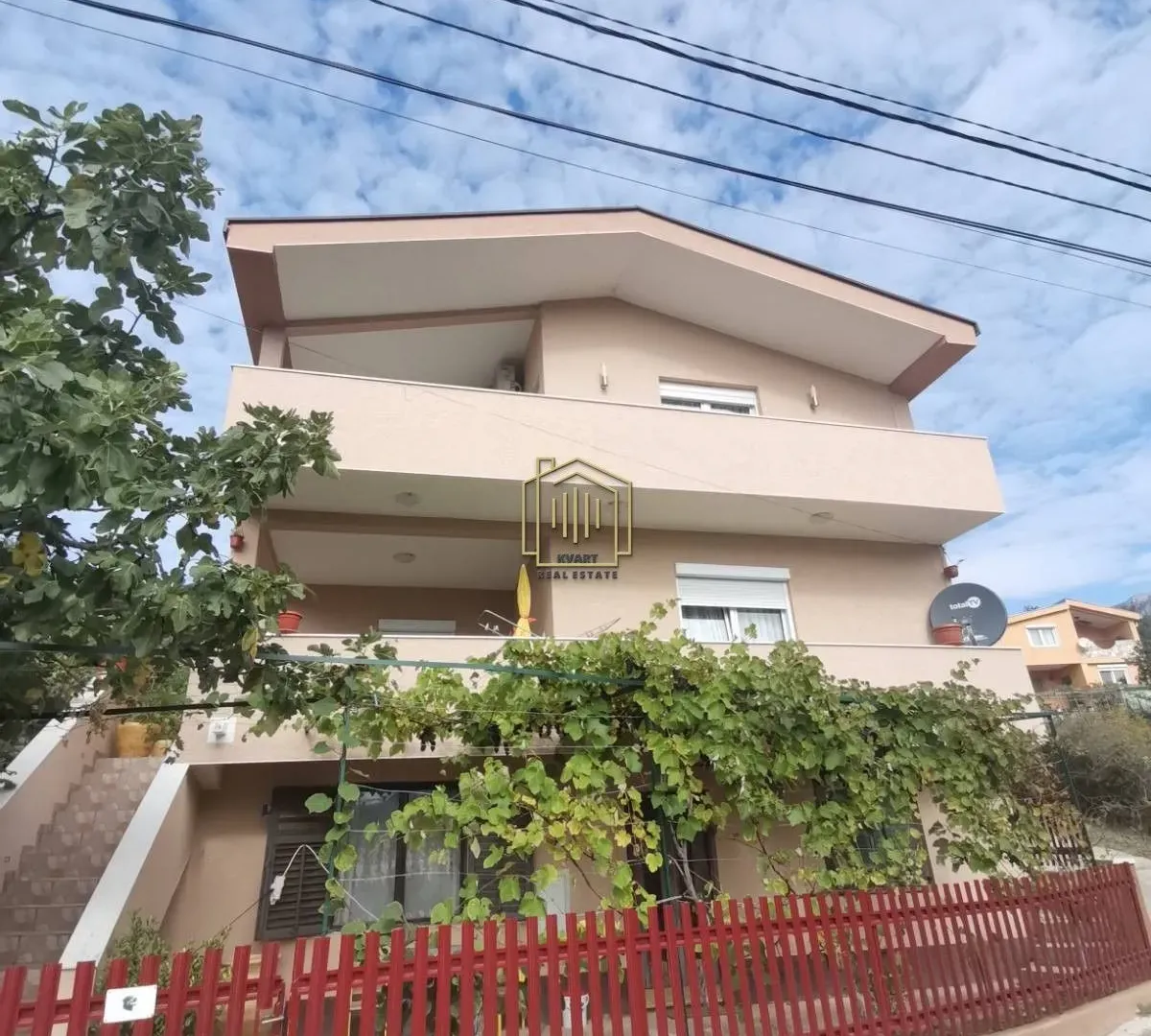 Prodaja, kuća, 260m², Šušanj, Bar