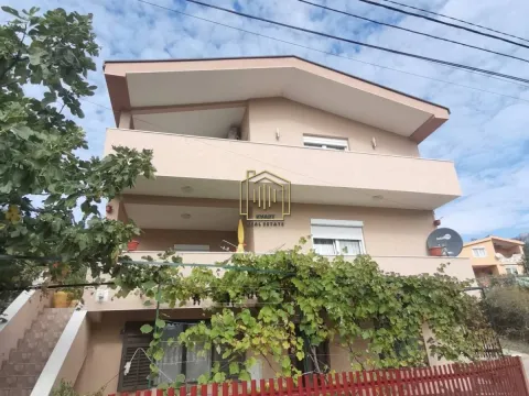 Sale, house, 260m², Šušanj, Bar