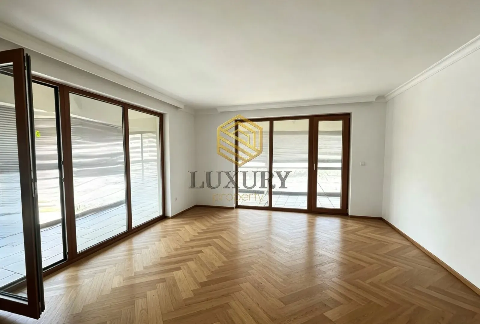 Prodaja, trosoban stan, 120m², Tološka šuma, Podgorica