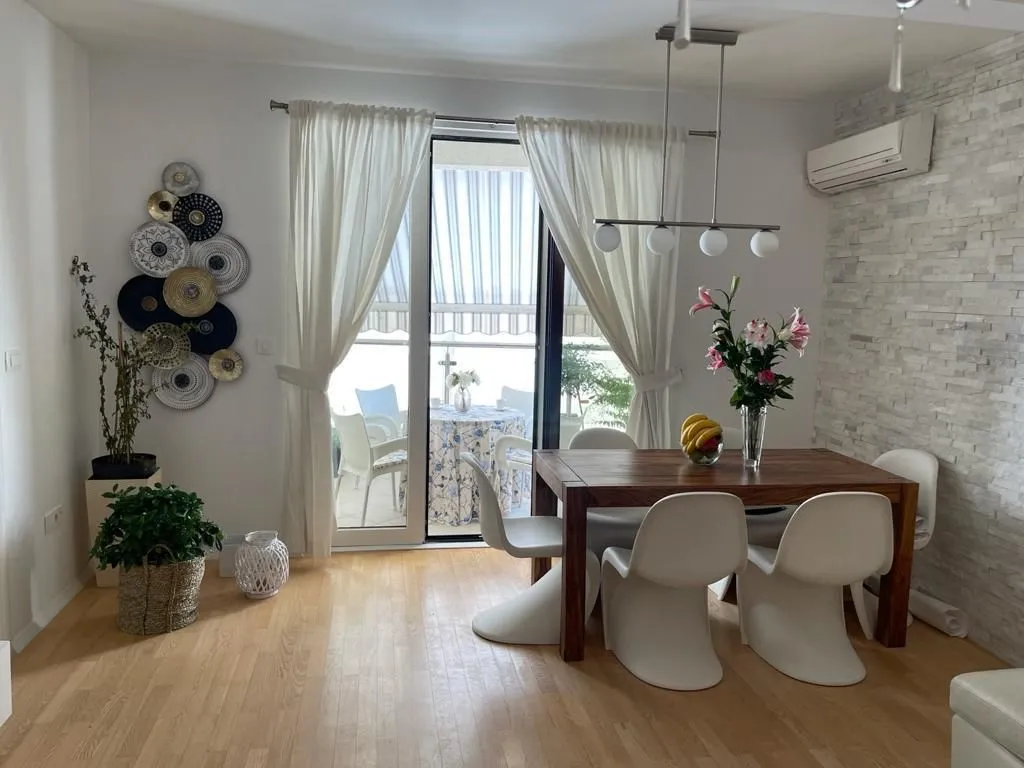 Prodaja, trosoban stan, 91m², Centar, Budva