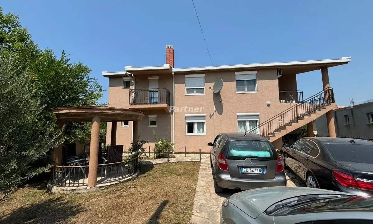 Sale, house, 300m², Polje, Bar