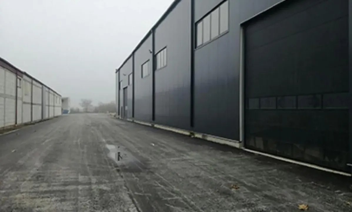 Izdavanje, poslovni prostor, 1300m², Zemun Ugrinovci, Zemun Sve Podlokacije