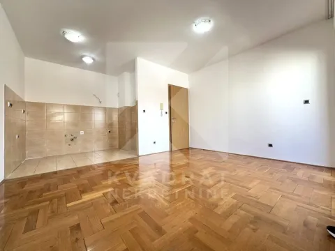 Izdavanje, jednosoban stan, 43m², Zabjelo, Podgorica - image 1