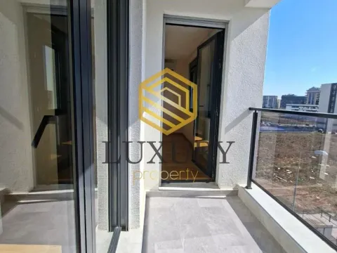 Prodaja, jednosoban stan, 57m², Tološka šuma, Podgorica - image 2