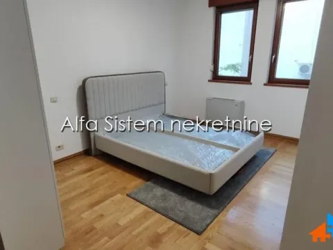 Izdavanje, četvorosoban stan, 120m², Kalenić Pijaca, Vračar Sve Podlokacije - image 10