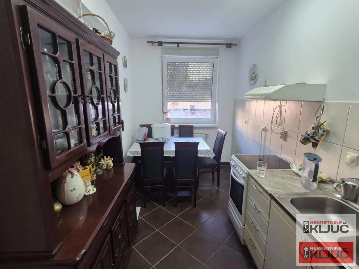 Prodaja, dvosoban stan, 64m², Centar, Novi Sad