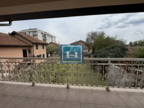 Izdavanje, dvosoban stan, 70m², Centar, Ćuprija - image 8