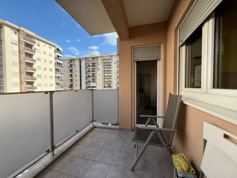 Prodaja, dvosoban stan, 72m², City Kvart, Podgorica - image 16