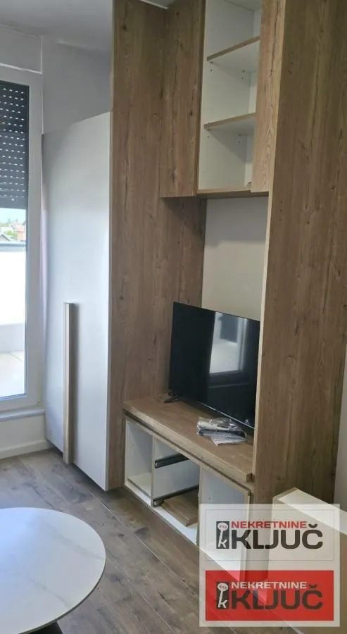 Izdavanje, garsonjera, 35m², Veternik, Novi Sad Sve Podlokacije