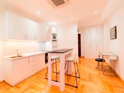 Sale, two bedroom apartment, 70m², Stari Grad, Beograd - image 4