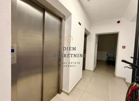 Sale, studio apartment, 27m², Centar, Bar - image 6