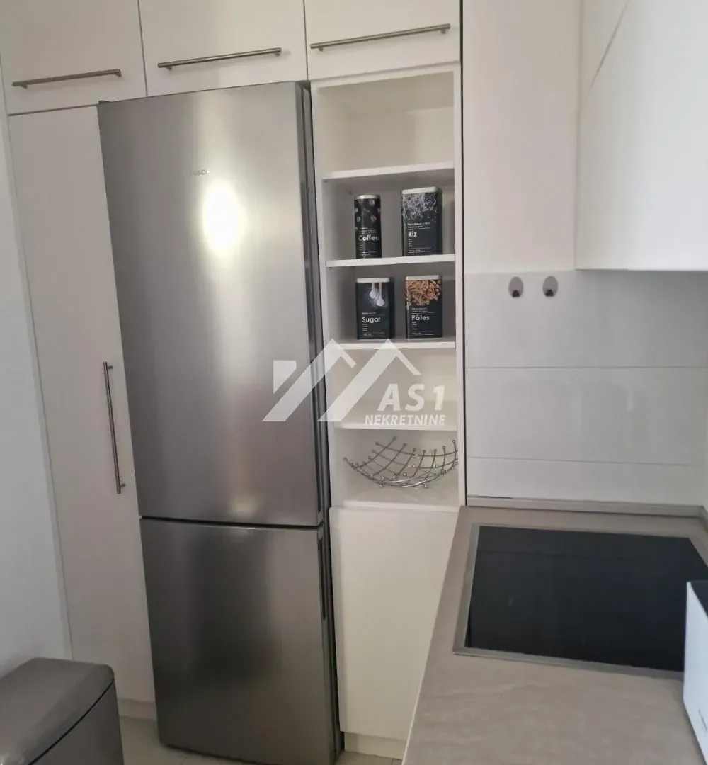 Izdavanje, trosoban stan, 105m², Novi Sad Sve Podlokacije, Novi Sad