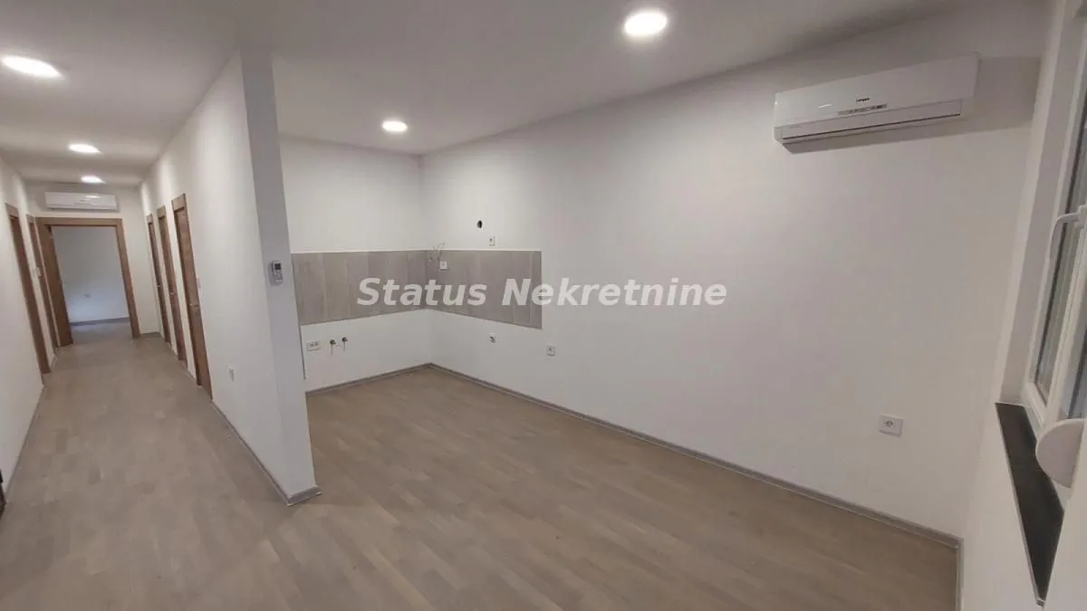 Prodaja, trosoban stan, 78m², Petrovaradin, Novi Sad