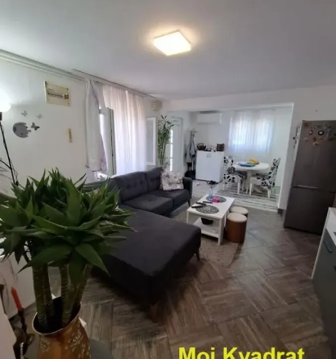 Prodaja, kuća, 229m², Sremčica, Beograd