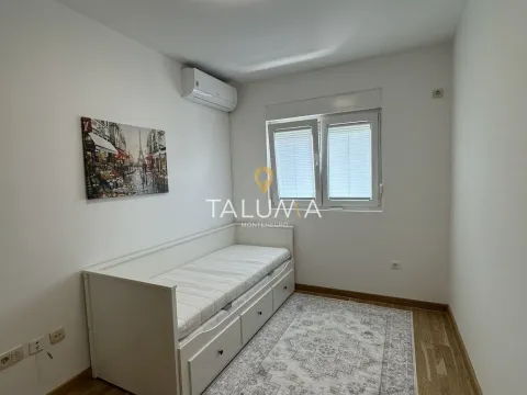Rent, two bedroom apartment, 71m², City Kvart, Podgorica - image 5