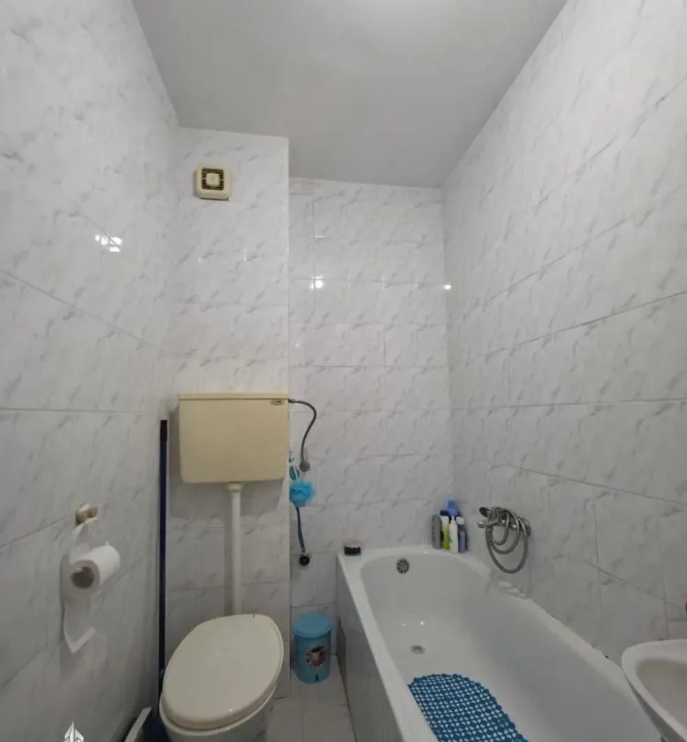 Prodaja, dvosoban stan, 43m², Kneževac, Beograd