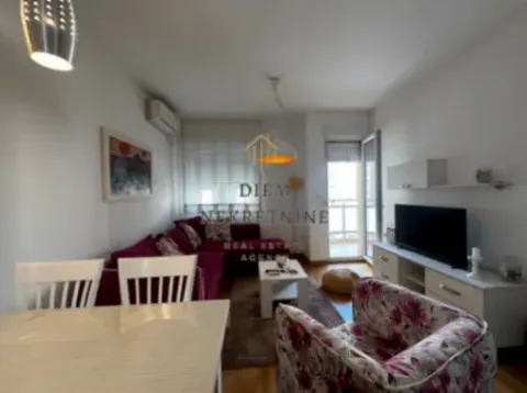 Izdavanje, jednosoban stan, 45m², City Kvart, Podgorica - image 12