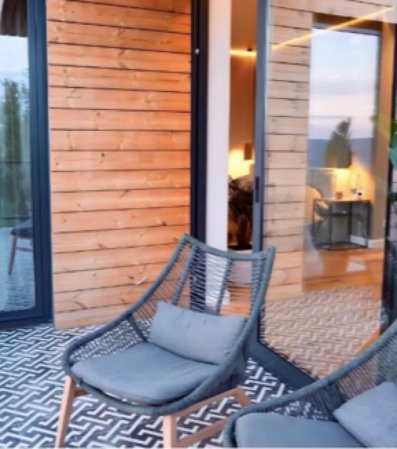 Prodaja, četvorosoban stan, 236m², Tivat, Crna Gora