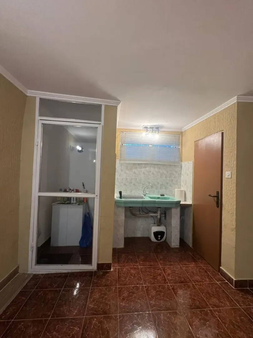 Rent, office space, 30m², Škaljari, Kotor