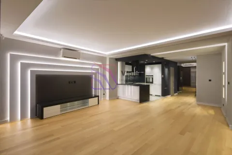 Prodaja, dvosoban stan, 108m², Centar, Budva - image 1