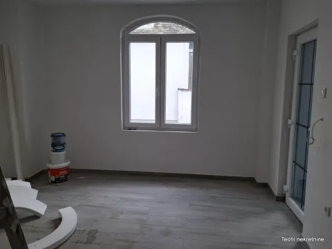 Prodaja, kuća, 200m², Karlovčić, Pećinci - image 11