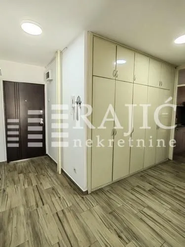 Rent, three bedroom apartment, 70m², Novi Beograd Blok 70, Novi Beograd Sve Podlokacije