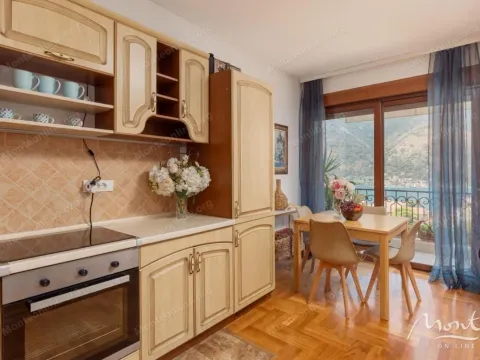 Sale, one bedroom apartment, 50m², Dobrota, Kotor - image 4