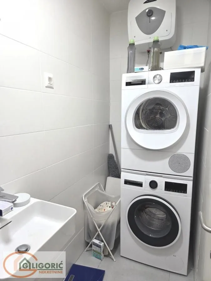 Prodaja, trosoban stan, 86m², Gundulićev Venac, Beograd