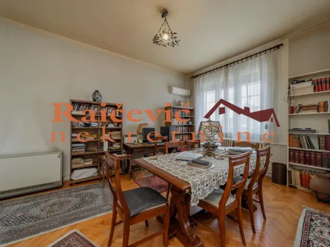 Prodaja, četvorosoban stan, 113m², Centar, Stara Pazova - image 2