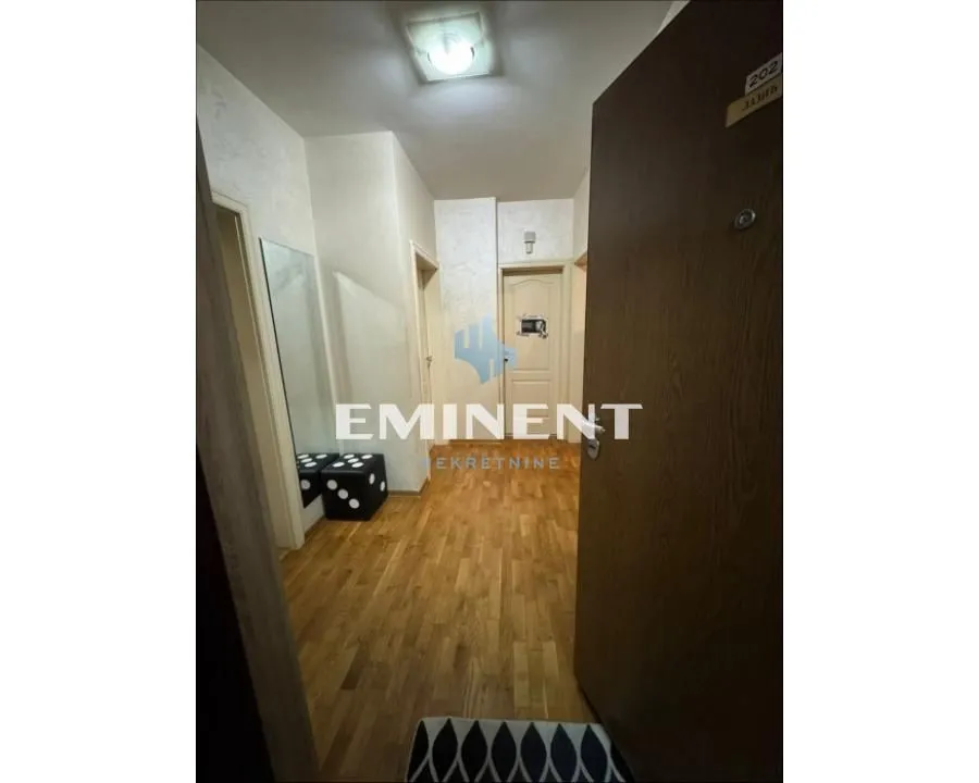 Izdavanje, trosoban stan, 73m², Voždovac Sve Podlokacije, Beograd
