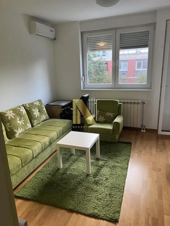 Izdavanje, jednosoban stan, 36m², Adamovićevo Naselje, Novi Sad Sve Podlokacije
