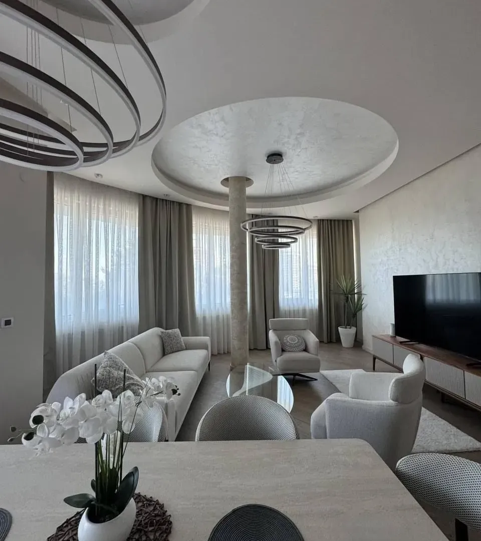 Prodaja, dvosoban stan, 117m², Centar, Budva