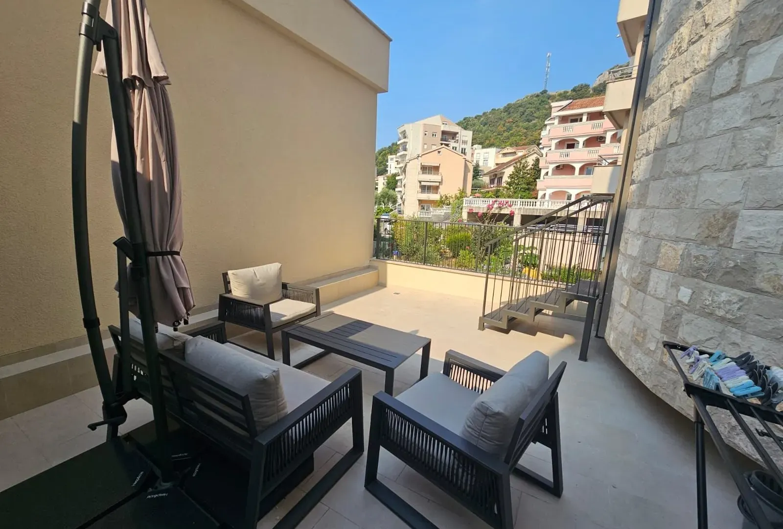 Rent, one bedroom apartment, 62m², Bečići, Budva